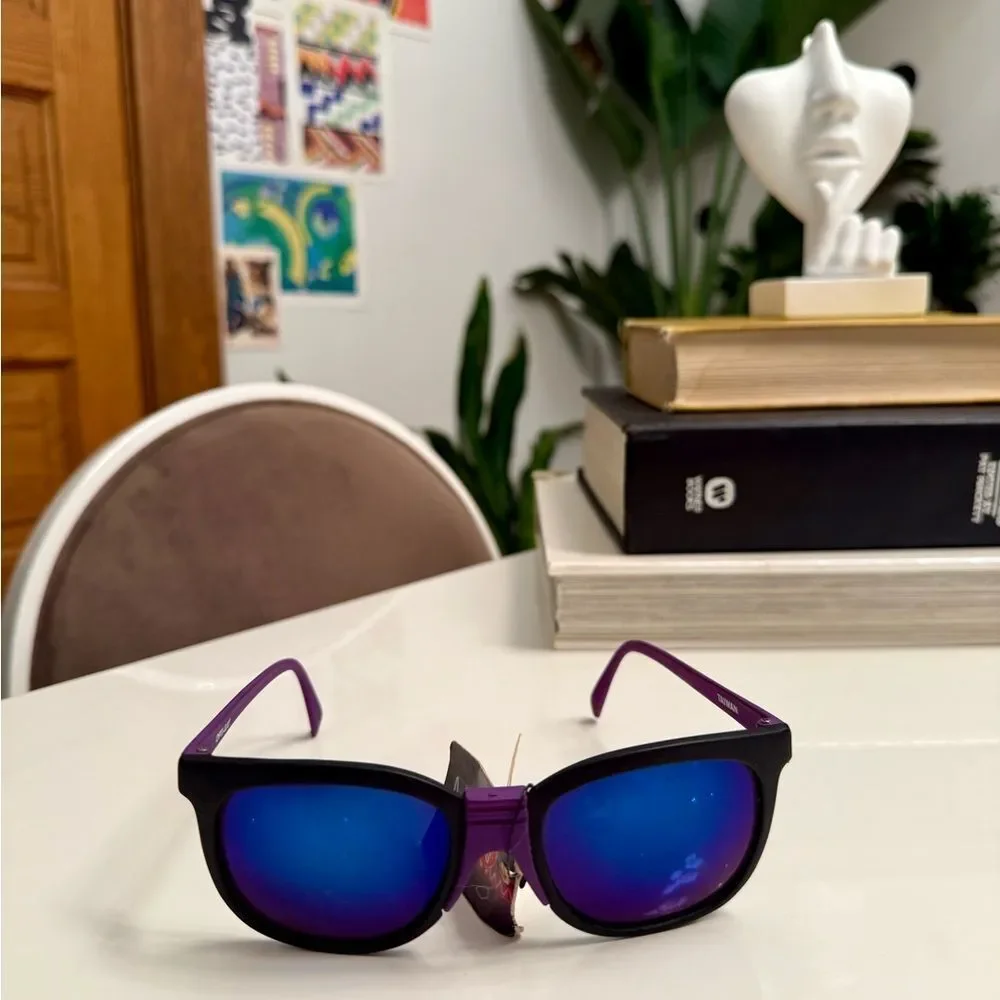 Rad True Vintage 1980s Deadstock Unisex Neon Violet Blue Lens Sunglasses